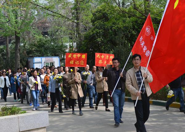 到外地搞黨建活動不能乘飛機(jī)，三部門發(fā)文明確“八個嚴(yán)禁”（黨建活動能不能坐飛機(jī)）