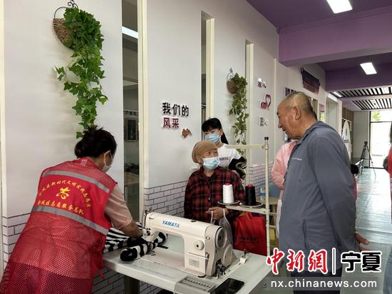 社區黨建引領基層精細化養老服務 托起穩穩幸福夕陽紅（探索黨建引領 社區養老）