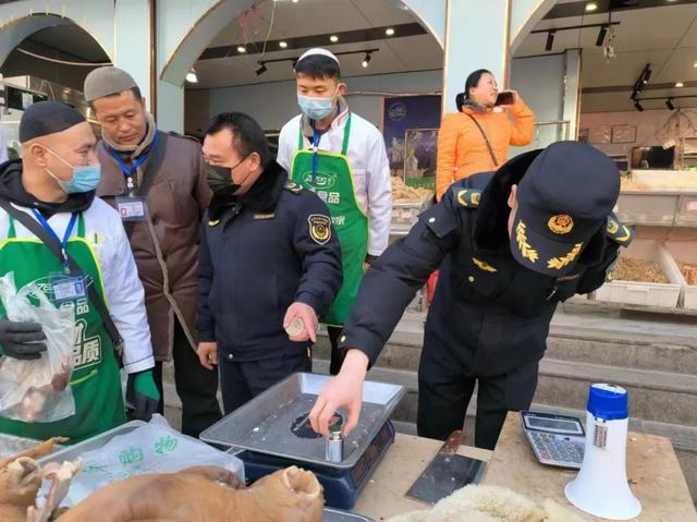 【工作动态】烟火盾牌相映 法治食安并行——城东区市场监督管理局“党建引领+物质服务”护航烟火经济