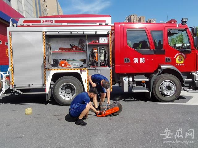 高温下的坚守｜一线劳动有多热？记者在合肥实地探访工地、加油站……