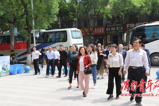 渭南市第三届中小学校党务干部培训班学员走进北塘实验小学（渭南北塘实验小学新校长）