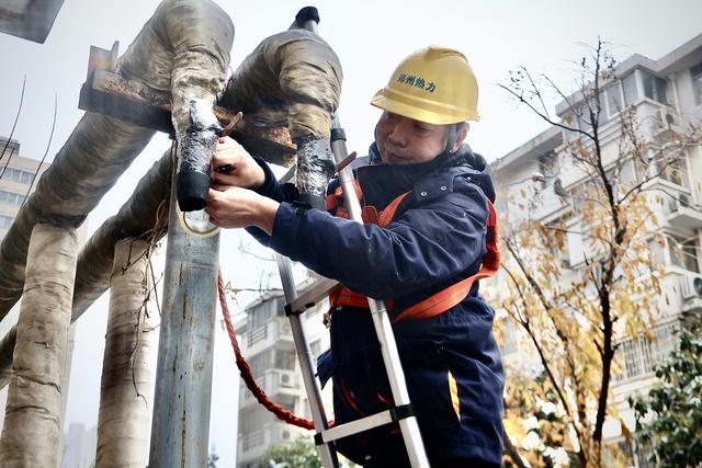 坚持党建引领凝心聚力 践行百姓城管服务百姓（坚持党建引领凝心聚力 践行百姓城管服务百姓心得体会）