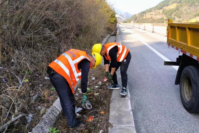 贵州交通执法七支队二大队：“党建＋网格”推动营运高速公路安全监督“精细化”