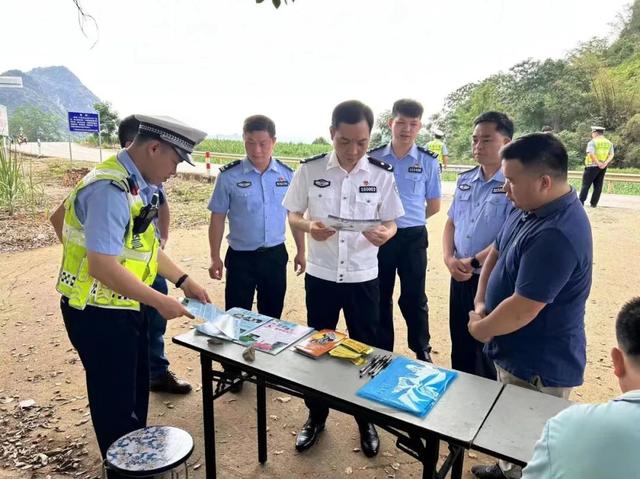 【道路交通安全和运输执法领域突出问题专项整治】陈兵到交警支队一、二大队辖区开展道路交通事故预防调研指导工作