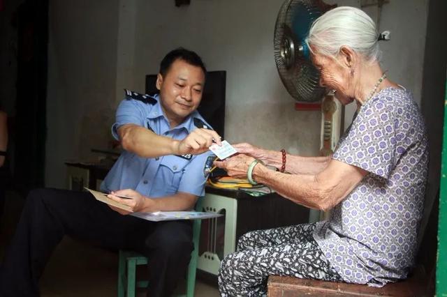 警心向党 - 北海市公安局出入境管理支队党支部：打造人民满意的出入境窗口