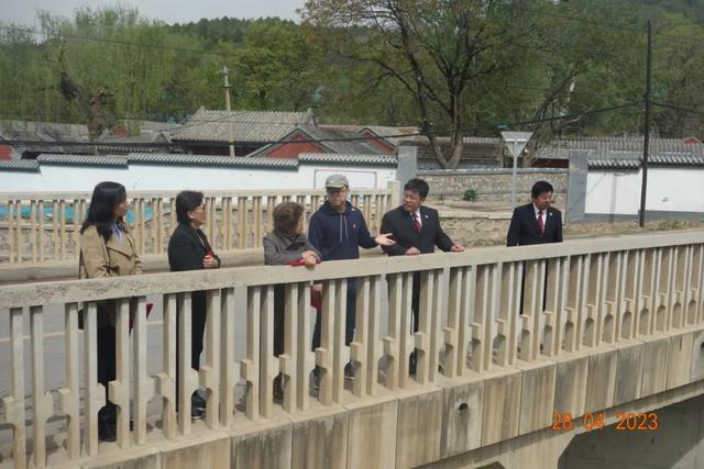 “映山紅”黨建矩陣 - 一面旗幟、兩個中心、三個平臺多維打造“公益為民”特色支部品牌