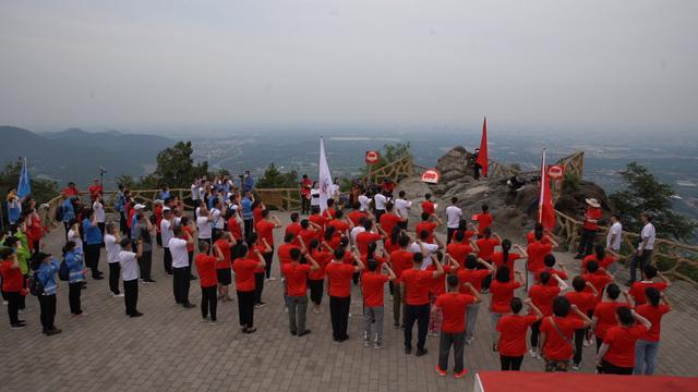 緬懷革命先烈，傳承紅色精神——特色黨建活動（緬懷革命先烈 傳承紅色精神黨日活動）