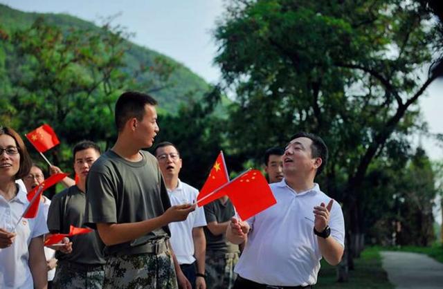 軍魂鏗鏘，唱響紅歌！這是一場特別的黨建活動（黨建紅歌活動主題）