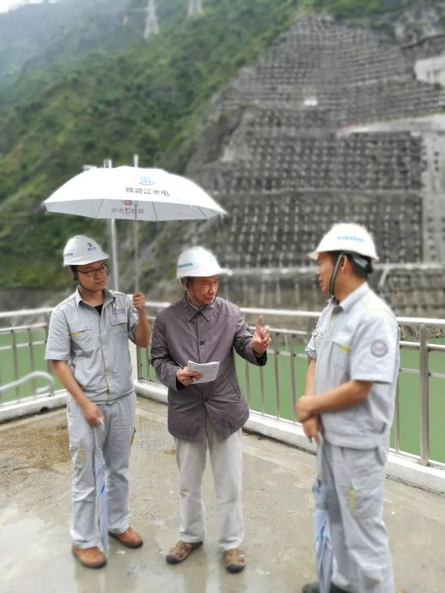 “核潜艇之父”黄旭华、气象预报泰斗曾庆存荣获国家最高科学技术奖